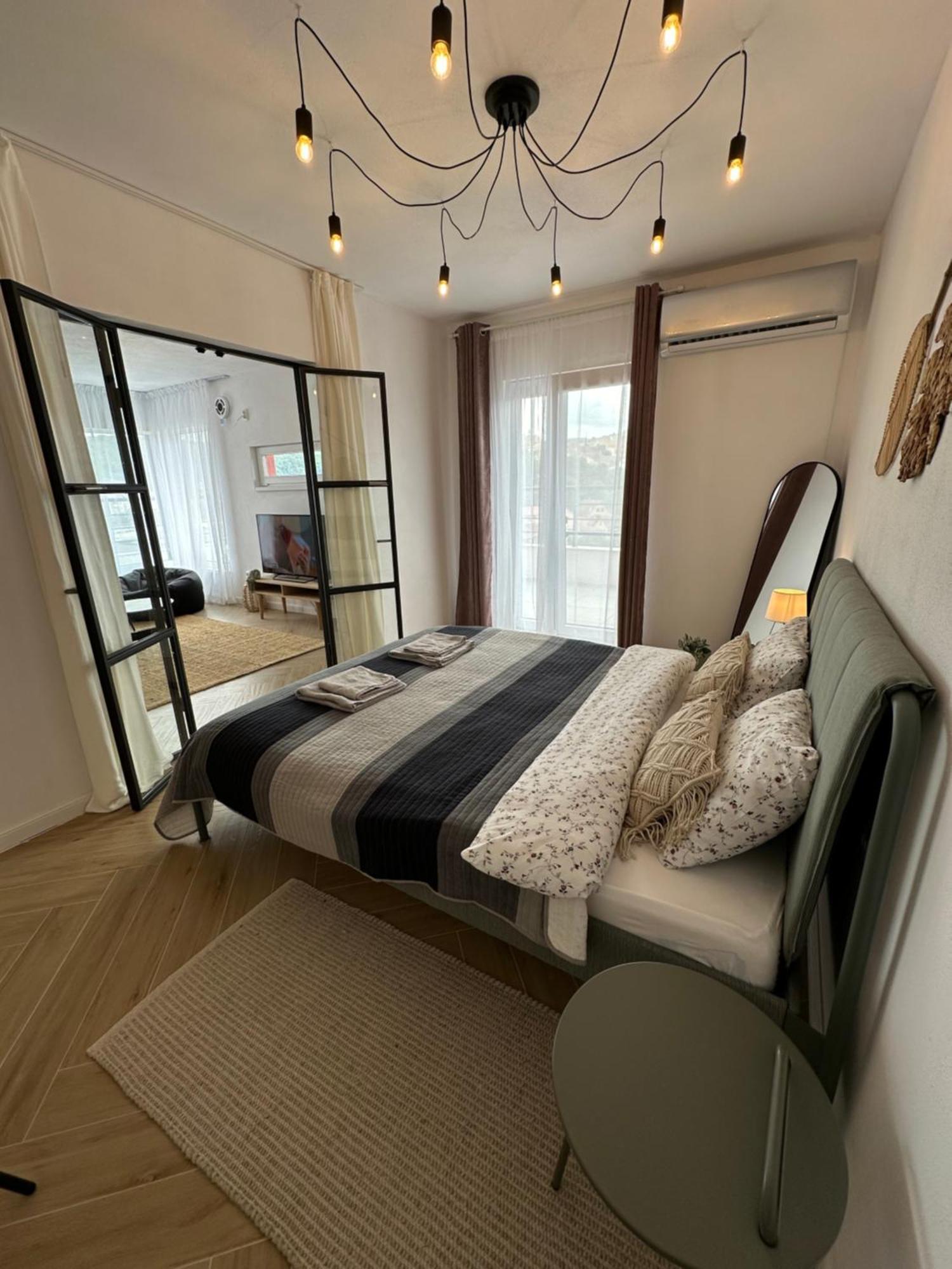 Daisy Apartment 27 锡吉什瓦拉 外观 照片